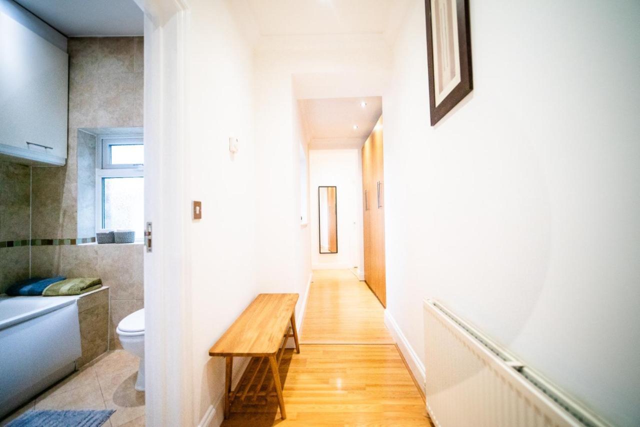 Stay With Serena Homes , One Bedroom Apartment Purley Bagian luar foto