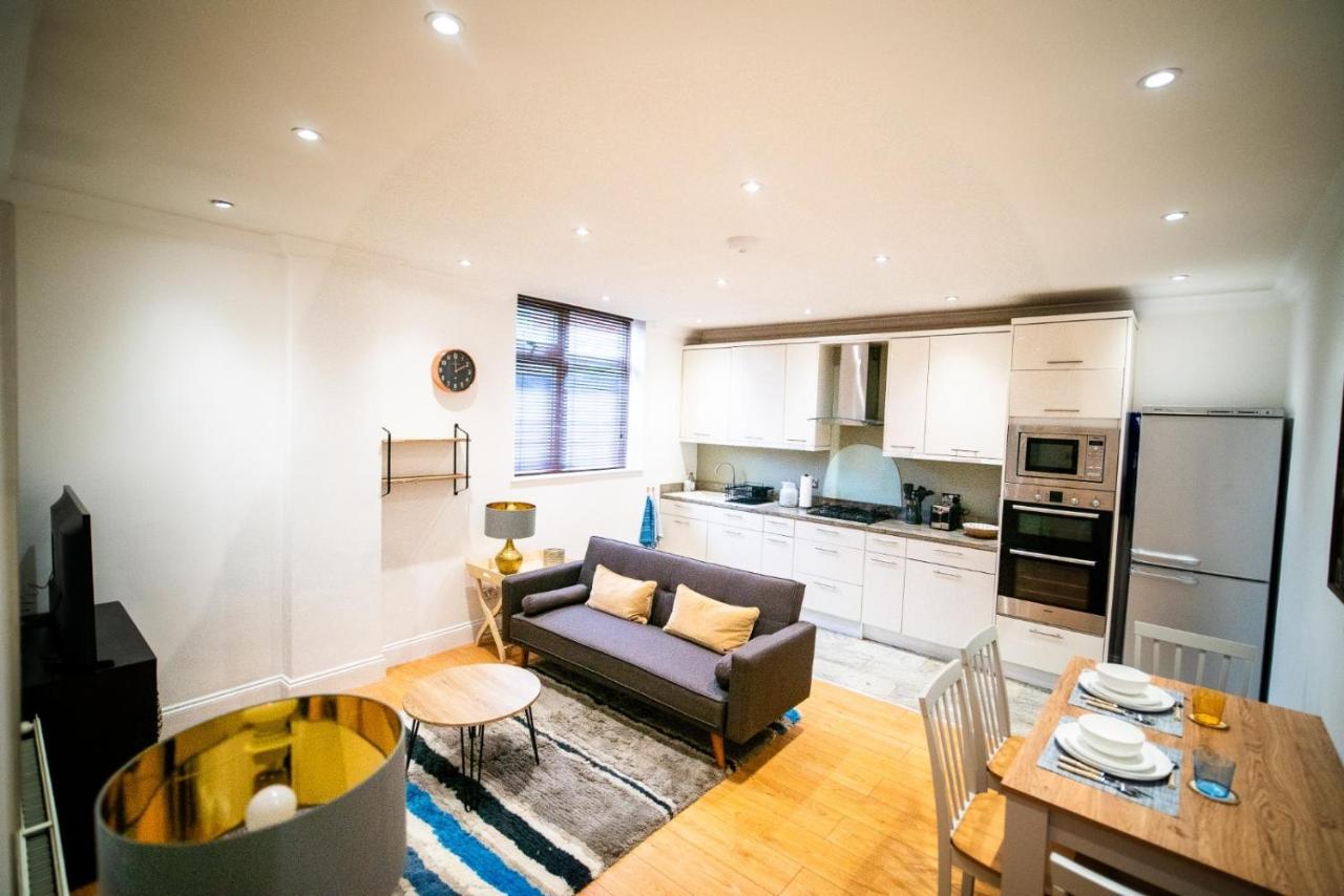 Stay With Serena Homes , One Bedroom Apartment Purley Bagian luar foto